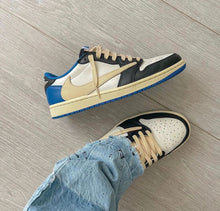 Charger l'image dans la galerie, Jordan 1 Low Travis Scott
