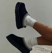 Charger l'image dans la galerie, Chaussons UGG Tazz
