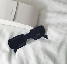 Charger l'image dans la galerie, Lunettes de soleil Prada

