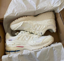 Charger l'image dans la galerie, New Balance 2002R
