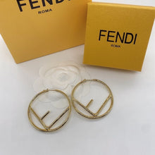 Charger l'image dans la galerie, Boucles d’oreilles Fendi
