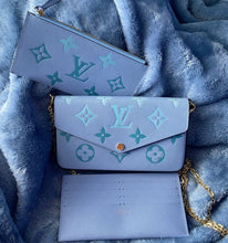 Load image into Gallery viewer, Louis Vuitton Félicie clutch
