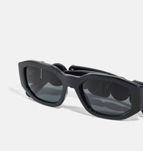 Charger l'image dans la galerie, Lunettes de soleil Versace
