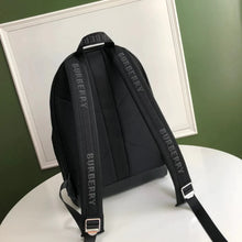 Charger l'image dans la galerie, Sac à dos Burberry
