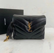 Charger l'image dans la galerie, Sac Yves Saint Laurent Loulou Toy
