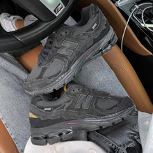 Charger l'image dans la galerie, New Balance 2002R

