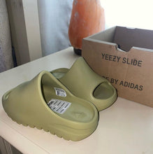 Charger l'image dans la galerie, Yeezy Slide Resin
