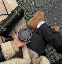 Charger l'image dans la galerie, Bottes UGG Classic Ultra Mini
