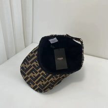 Charger l'image dans la galerie, Casquette Fendi
