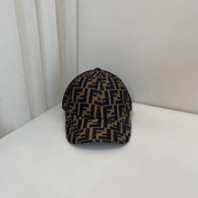Charger l'image dans la galerie, Casquette Fendi

