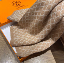 Charger l'image dans la galerie, Écharpe Hermès
