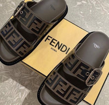 Charger l'image dans la galerie, Sandales Fendi
