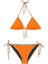 Charger l'image dans la galerie, Maillot de Bain Burberry réversible
