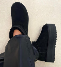 Load image into Gallery viewer, UGG Ultra Mini Platform Boots
