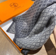 Charger l'image dans la galerie, Écharpe Hermès
