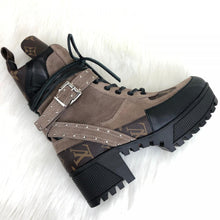 Load image into Gallery viewer, Louis Vuitton Boots

