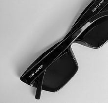 Charger l'image dans la galerie, Lunettes de soleil Yves Saint Laurent
