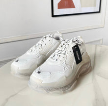 Load image into Gallery viewer, Balenciaga Triple S
