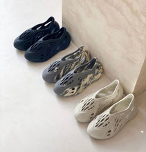 Charger l'image dans la galerie, Yeezy Foam RNNR
