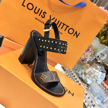 Load image into Gallery viewer, Louis Vuitton heels
