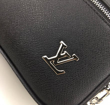 Charger l'image dans la galerie, Pochette Louis Vuitton
